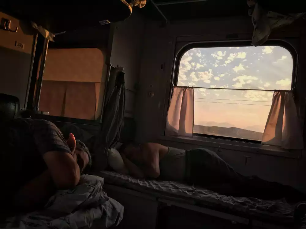 Peut-on dormir dans le lit pendant que le camping-car roule ?