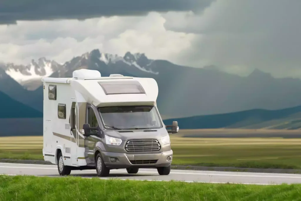 Et dans un ancien camping-car sans ceintures à l’arrière ?