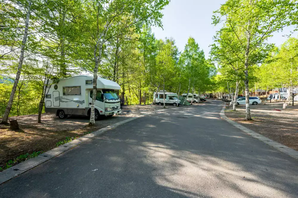 Combien de temps peut-on laisser un camping-car au même endroit ?